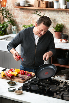 Jamie Oliver Kitchen Essentials Schmorpfanne 25 cm